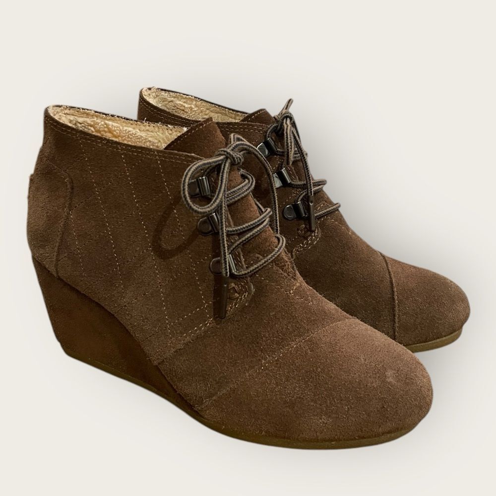 Toms Brown Wedge Heeled Ankle Boots, size 7.  Lace-Up faux shearling lining